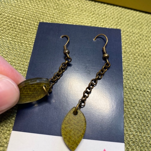Color by Amber drop leaf earrings - Picture 5 of 5